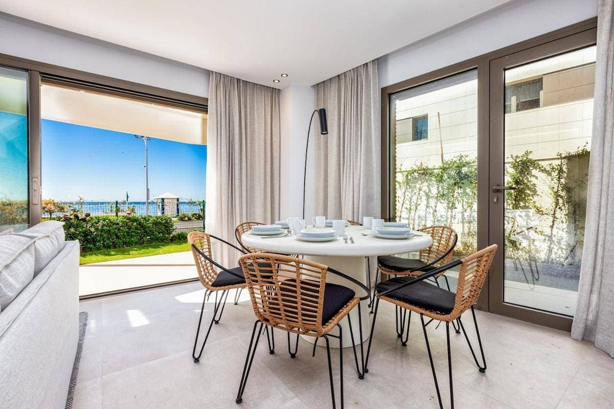 Foto 8 von 29: Three-Bedroom Apartment - Oceanfront