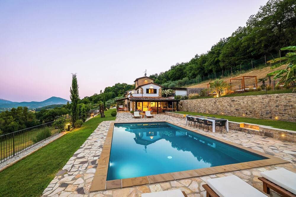 Villa Destino, Luxury Italian Villa in Umbria 1