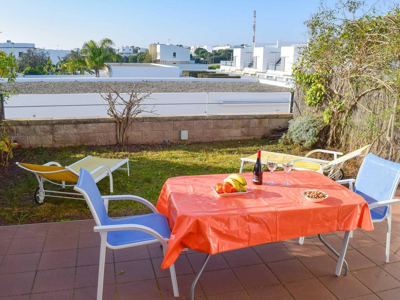 Foto 6 von 26: Moderne Ferienwohnung in Wohnanlage mit Gemeinschaftspool
