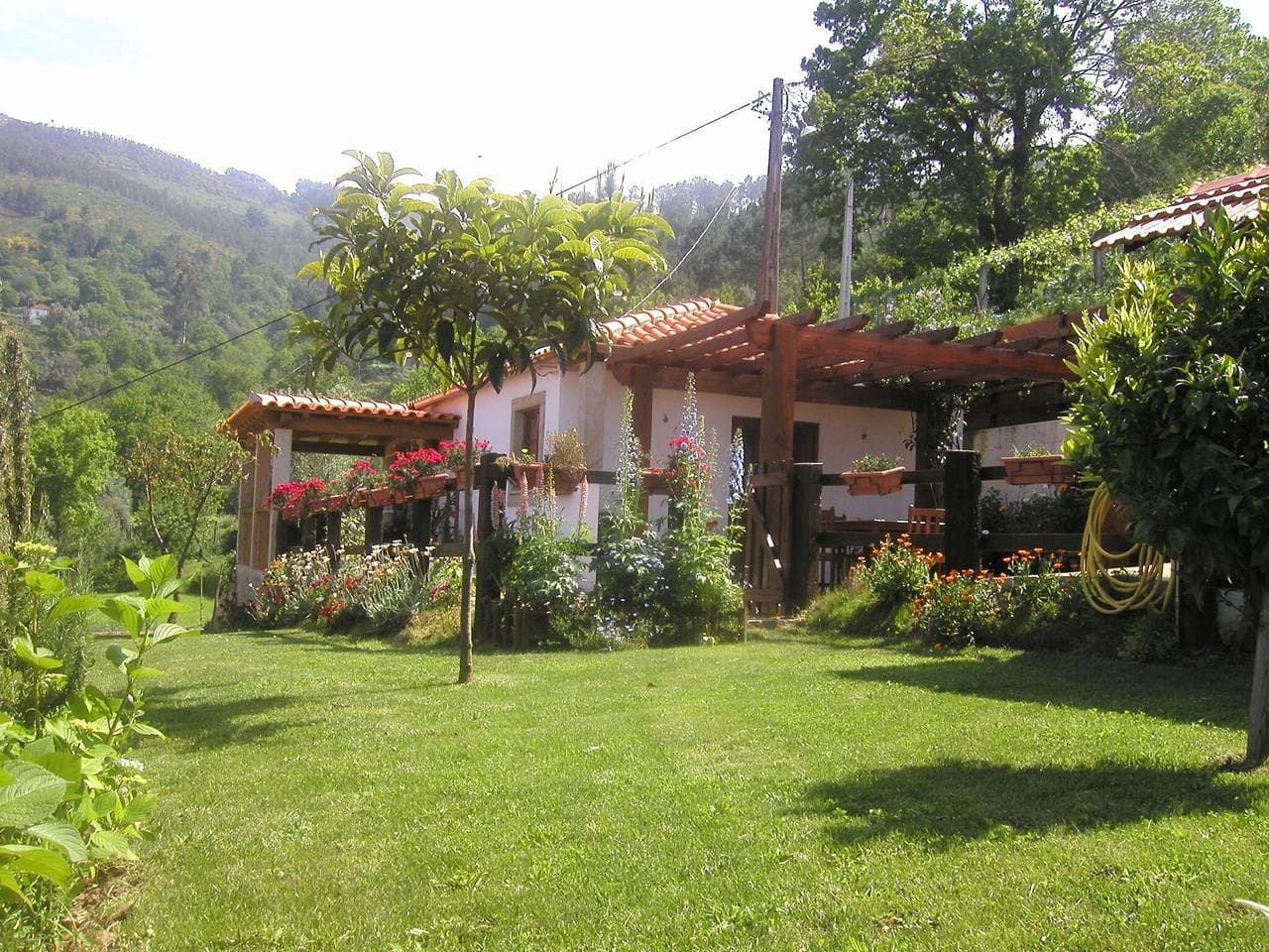 Cottage auf dem Land mit Garten mit Grill 1