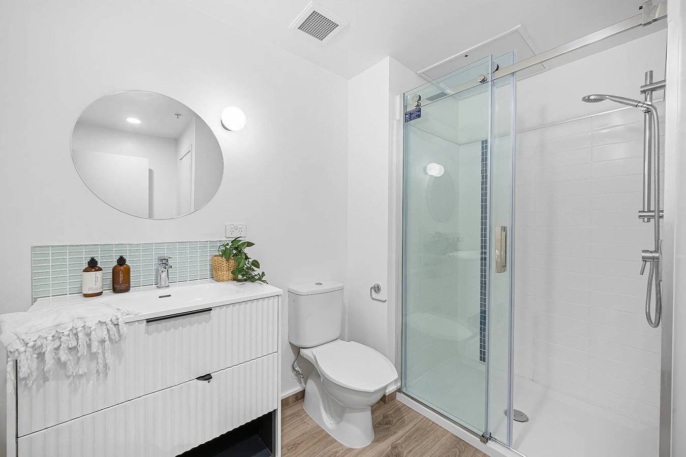 Foto 11 von 24: Ganze Wohnung in der Nähe von Einzelhandel, Grünfläche und Stadt