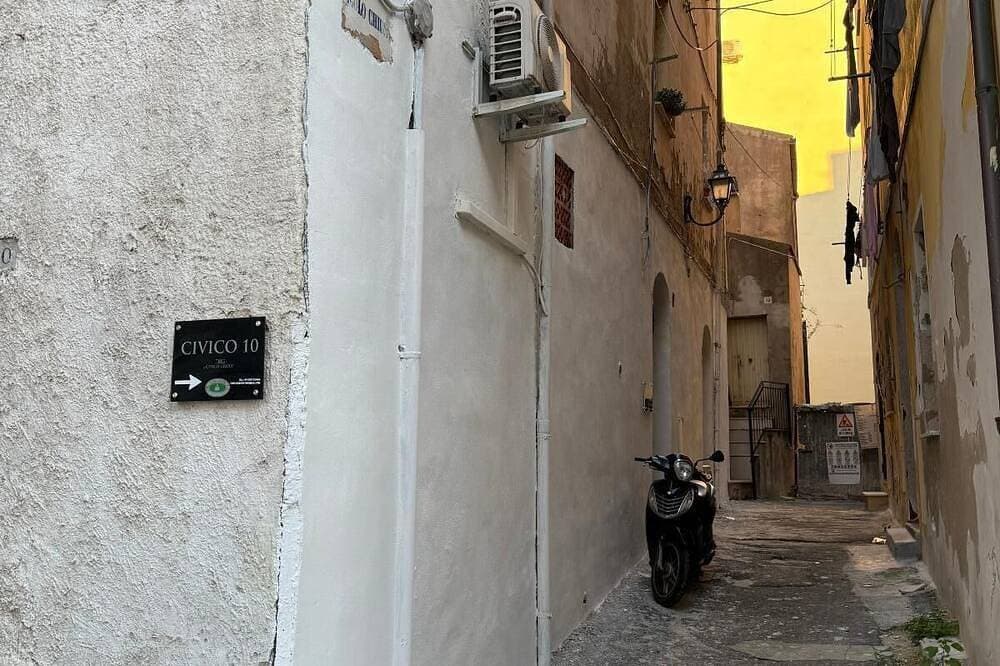 Foto 11 von 14: Civic 10 II Spacious studio apartment with terrace above at Sassari Center