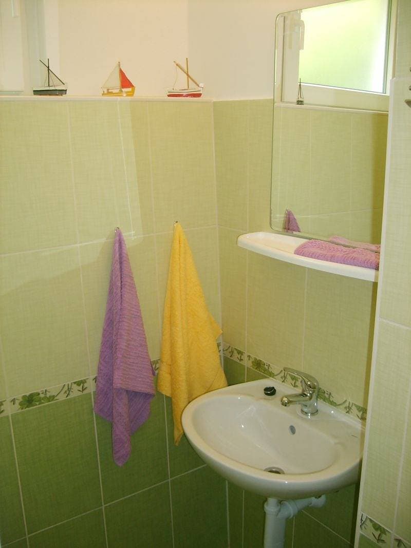 Foto 12 von 28: Ferienwohnung in Omiš mit Meerblick, Balkon, Klimaanlage, W-Lan (161-4)