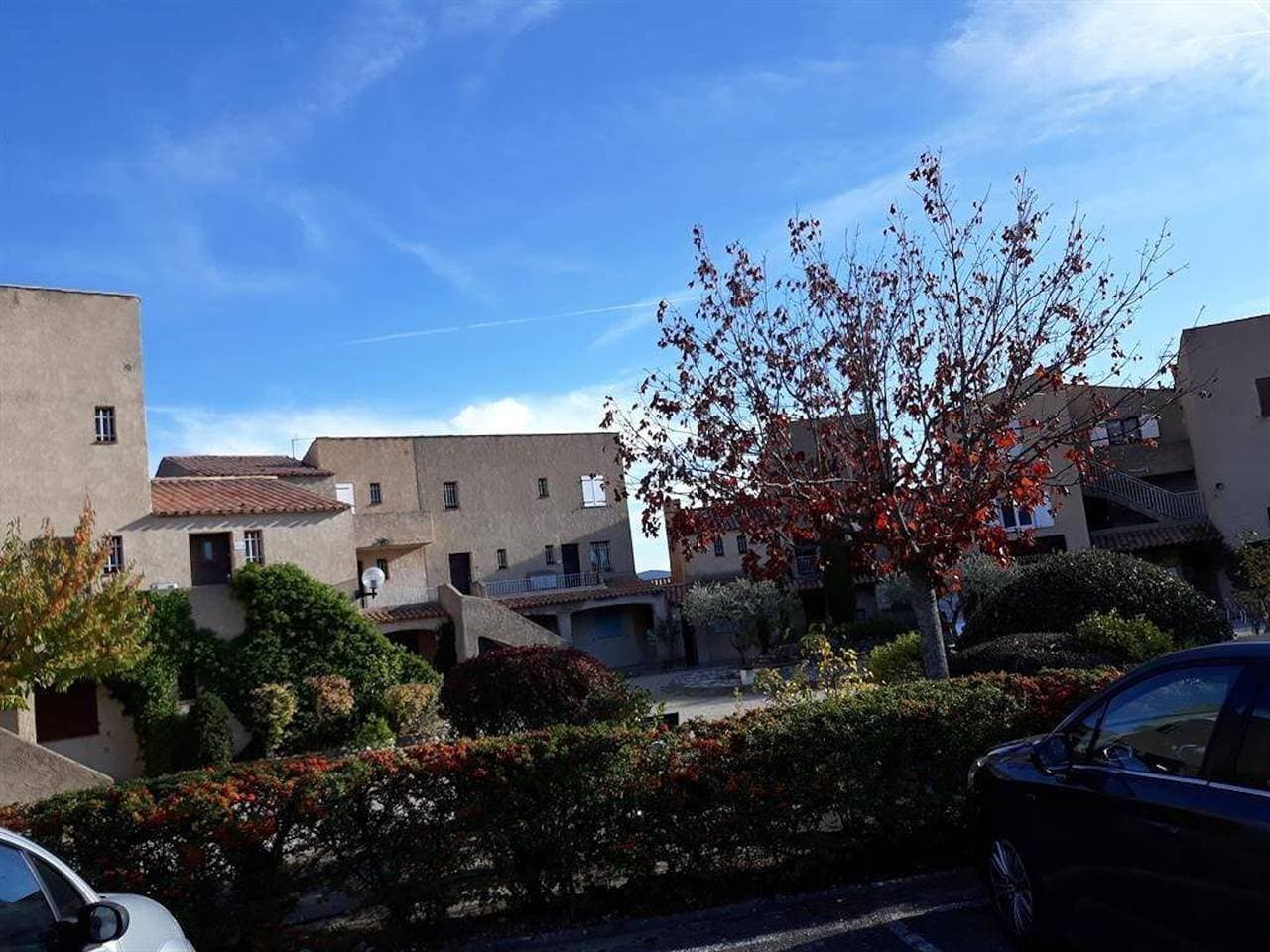 Foto 8 von 32: Gemütliches Apartment in Sainte-Croix-du-Verdon 44 m² Seeansicht