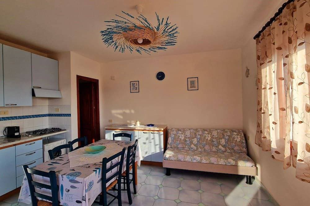 Foto 9 von 11: Within walking distance of the beautiful Vignola beach, with panoramic terrace.