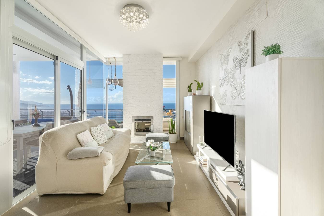 Foto 3 von 38: Ferienvilla 'Golden Horizon' mit Meerblick, Privat Pool und Wi-Fi