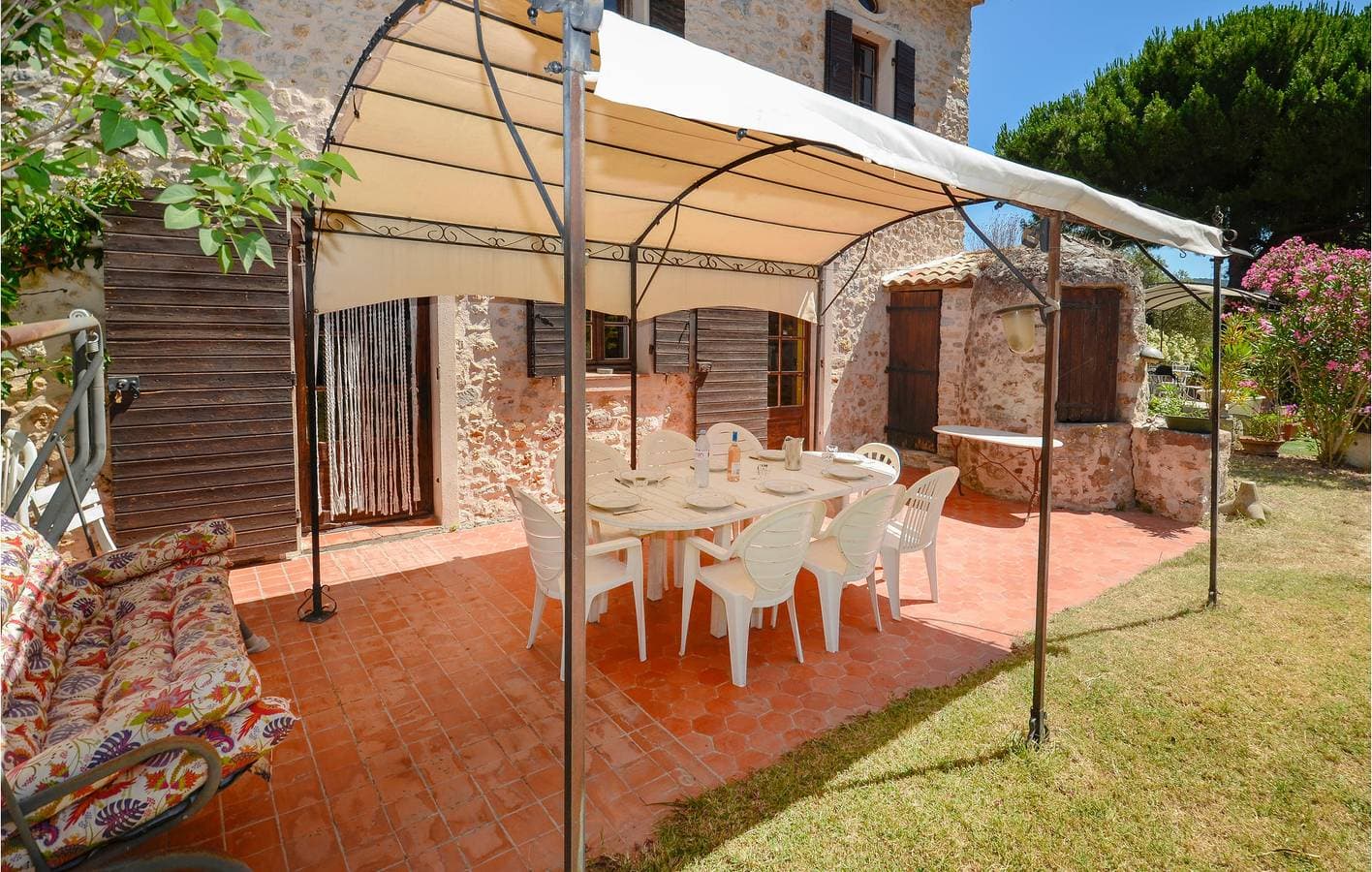 Foto 9 von 31: Appartement am Pool mit Parkplatz & WiFi