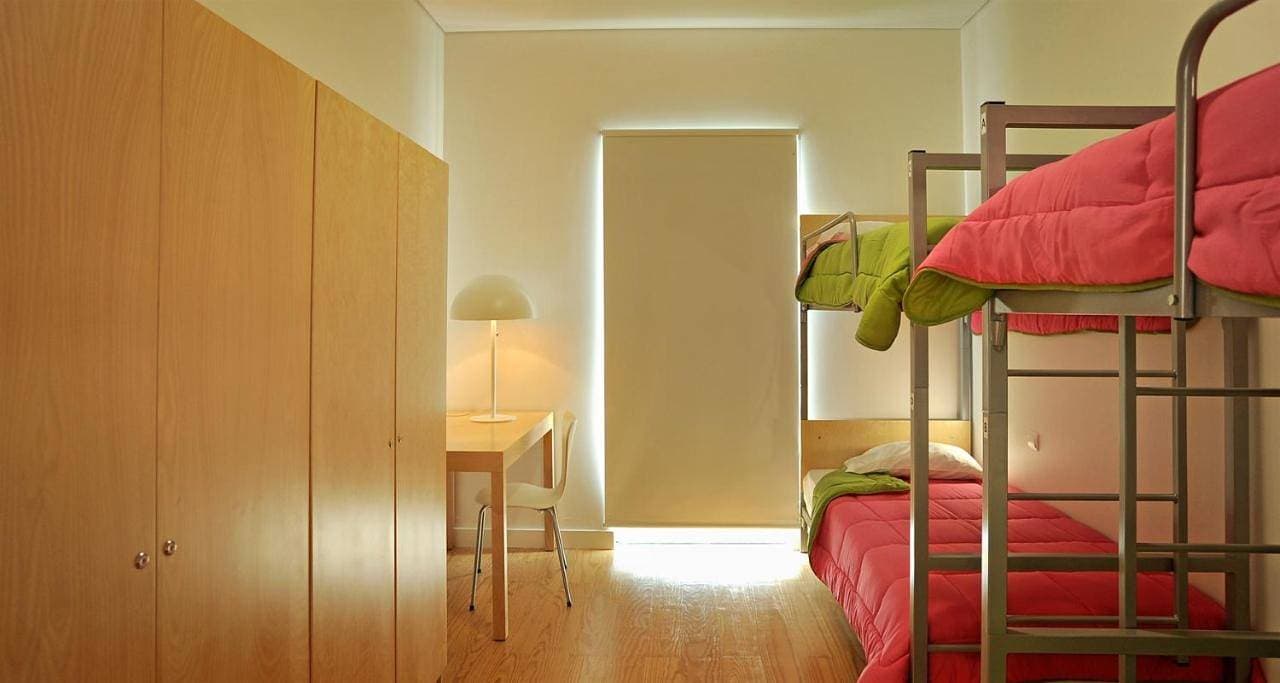 Foto 12 von 27: Hostel für 4 Personen mit Pool
