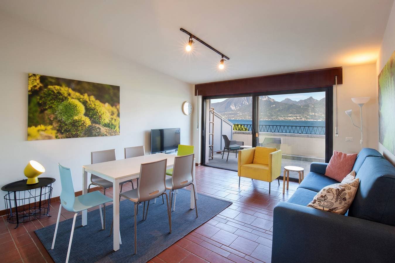 Foto 4 von 24: Greenery Loft With Lake View