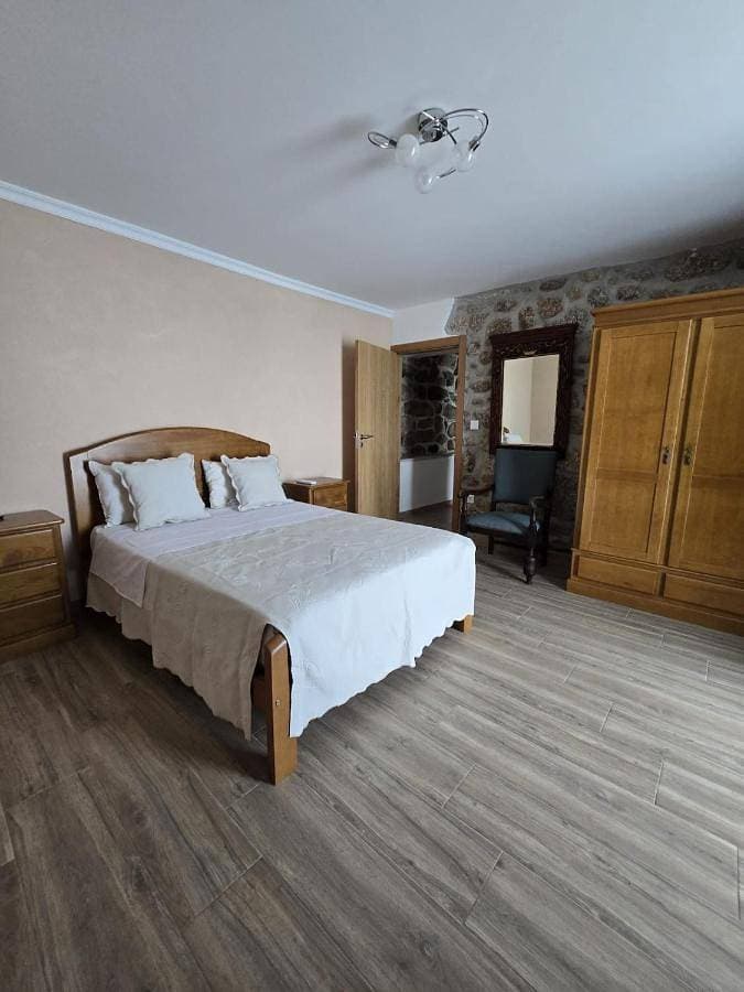 Foto 4 von 26: Three-Bedroom House