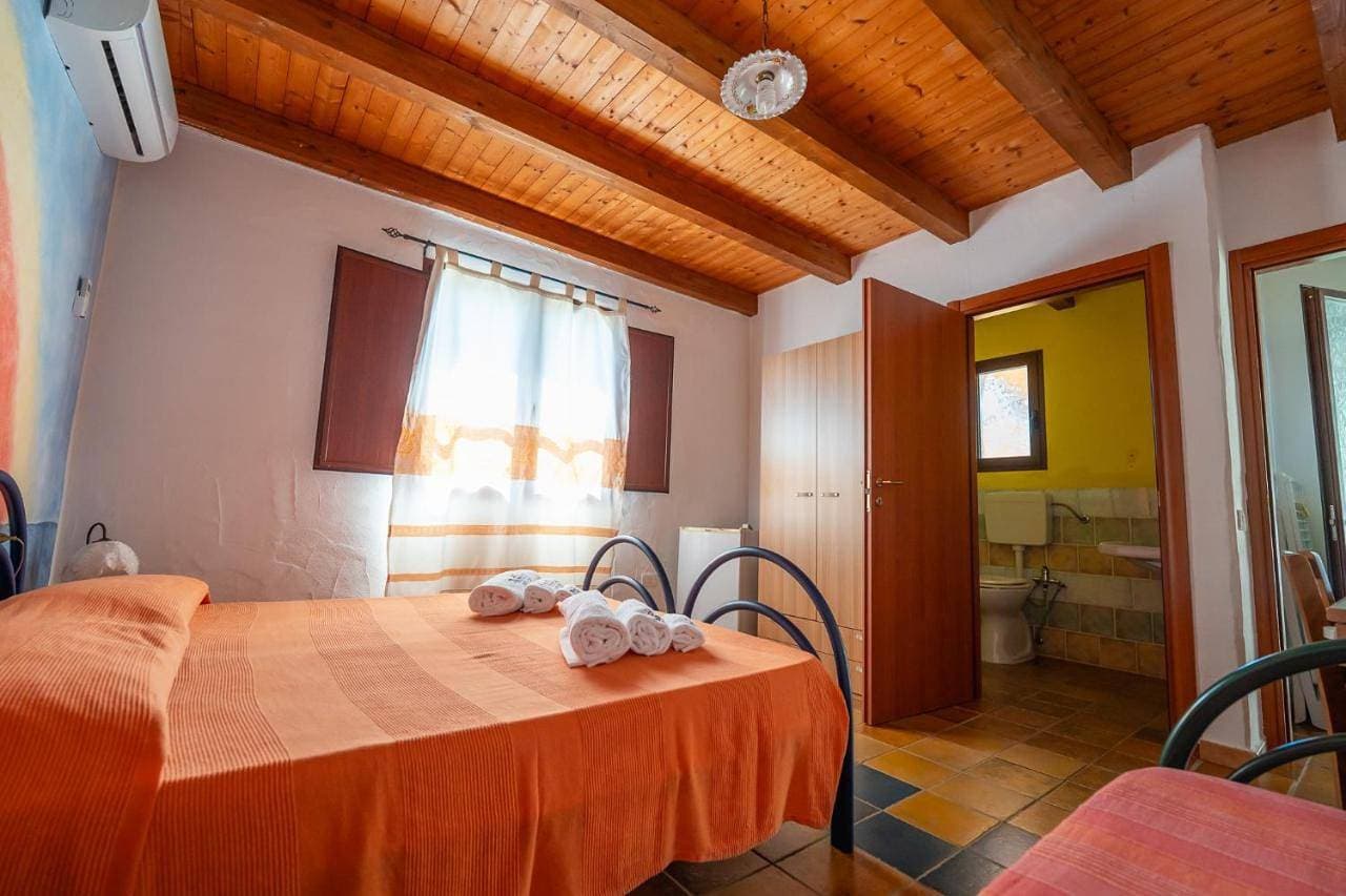 Foto 4 von 17: Double or Twin Room with Swimming Pool Access