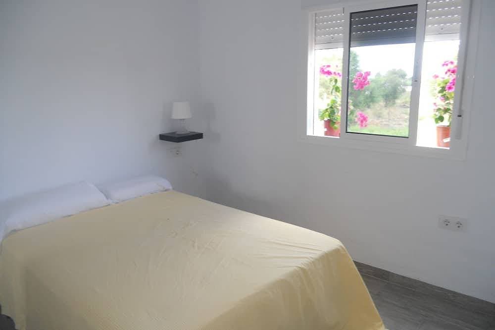 Foto 3 von 30: Villa in Los Caños de Meca von 1000m2 Grundstück neben dem Feld und dem Strand.