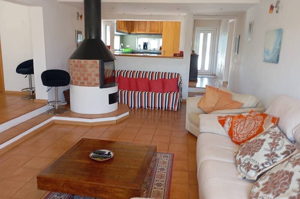Foto 10 von 25: Villa mit privatem Whirlpool und Meerblick