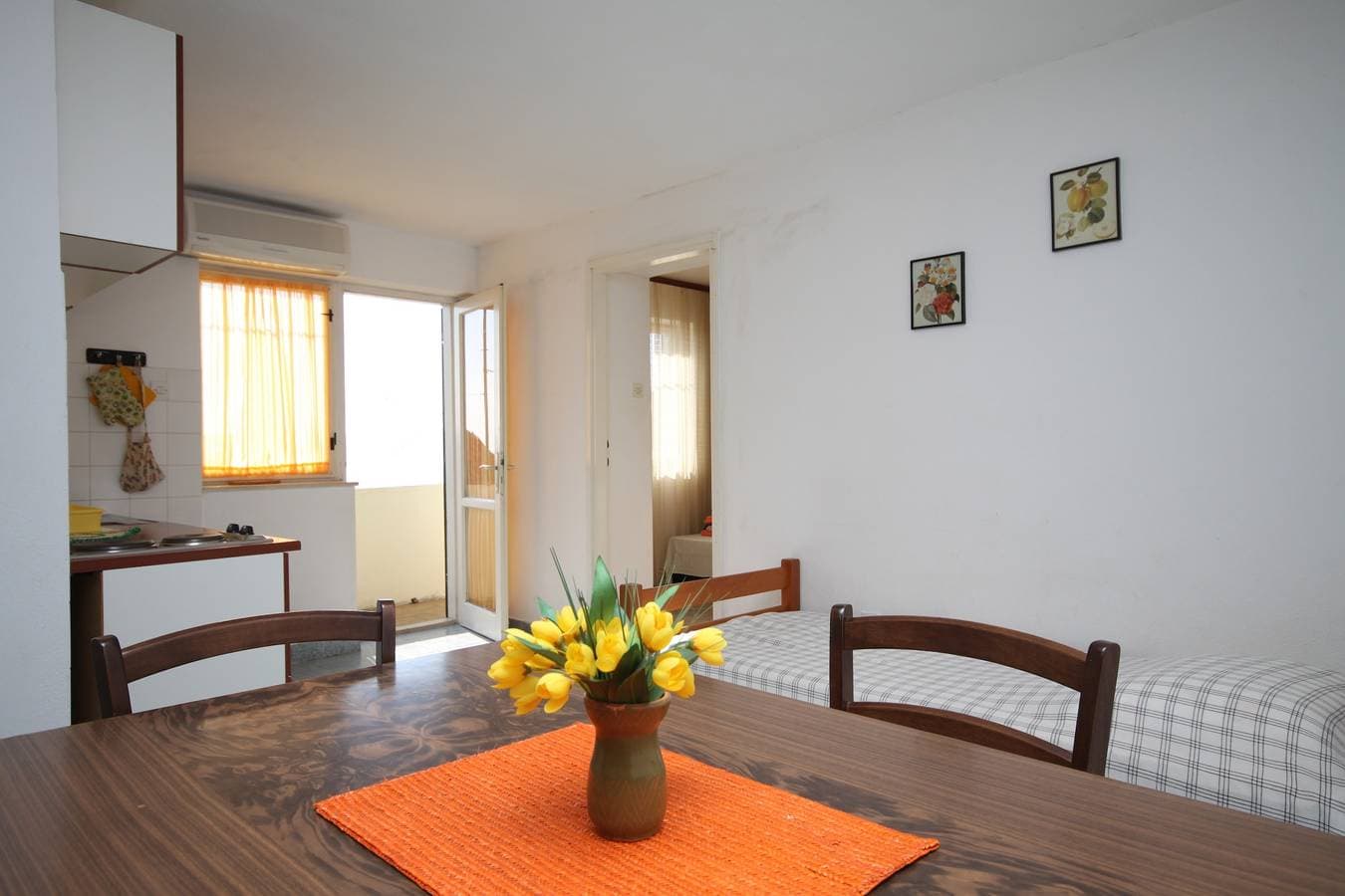 1-Zimmer-Ferienwohnung mit Terrasse und Meerblick Marusici, Omis A-8632-a 1