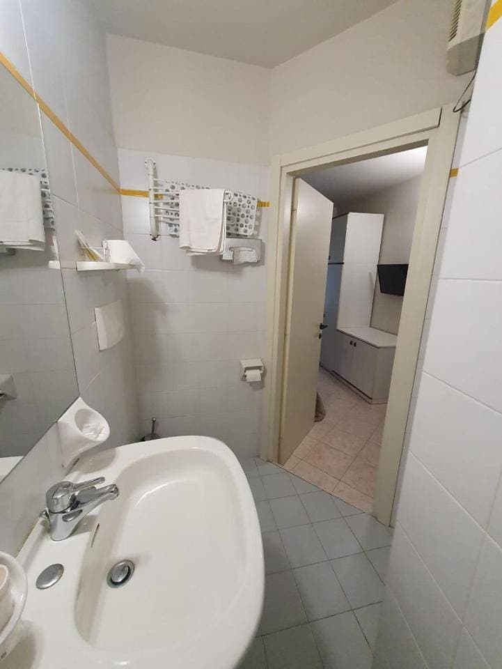Foto 9 von 13: Double Room with Private Bathroom