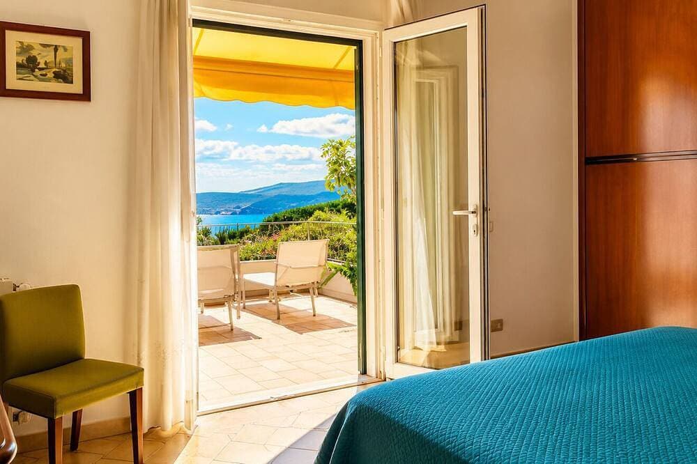 Foto 5 von 20: The House Iolanda Sea View sunsets Corsica and Pianosa