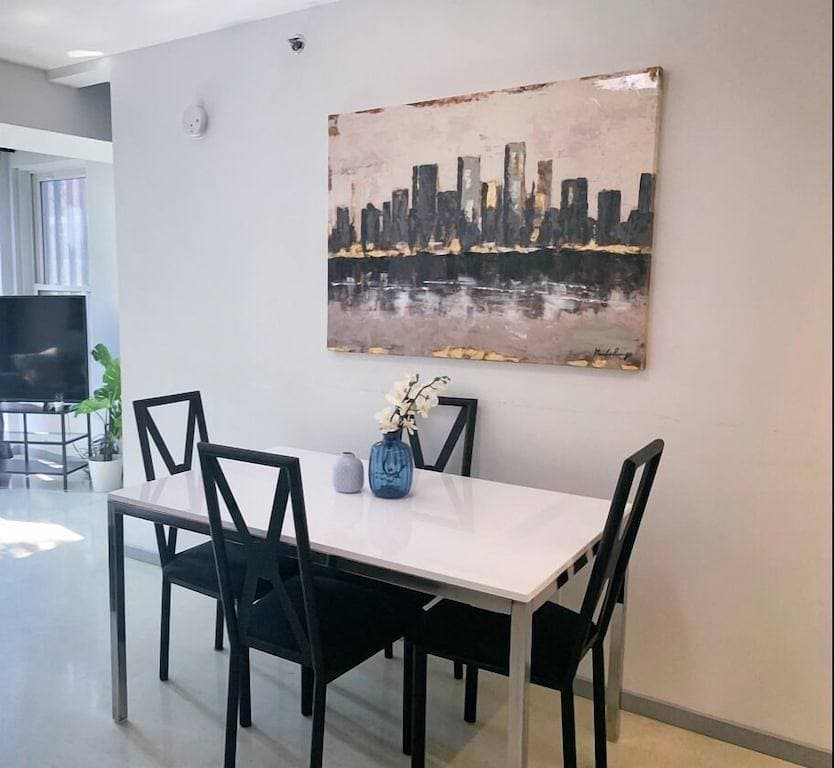 Foto 4 von 15: Neue moderne 2 Bdr 2 1/2 Br 1500sq / ft Luxus-Eigentumswohnung in Osborne Village !!!