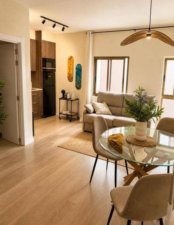 CORNELIAS HOME 5A betwween LAS VISTAS & LOS CRISTIANOS beach 1