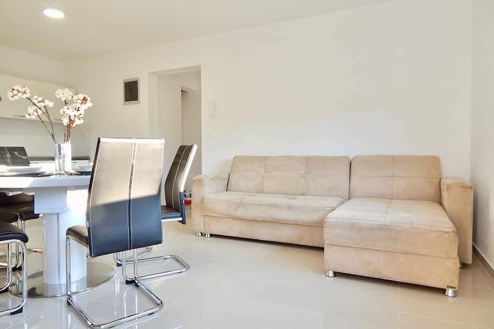 Comfortable holiday house with apartments / Beautiful first floor apartment with terrace and grill /... 1