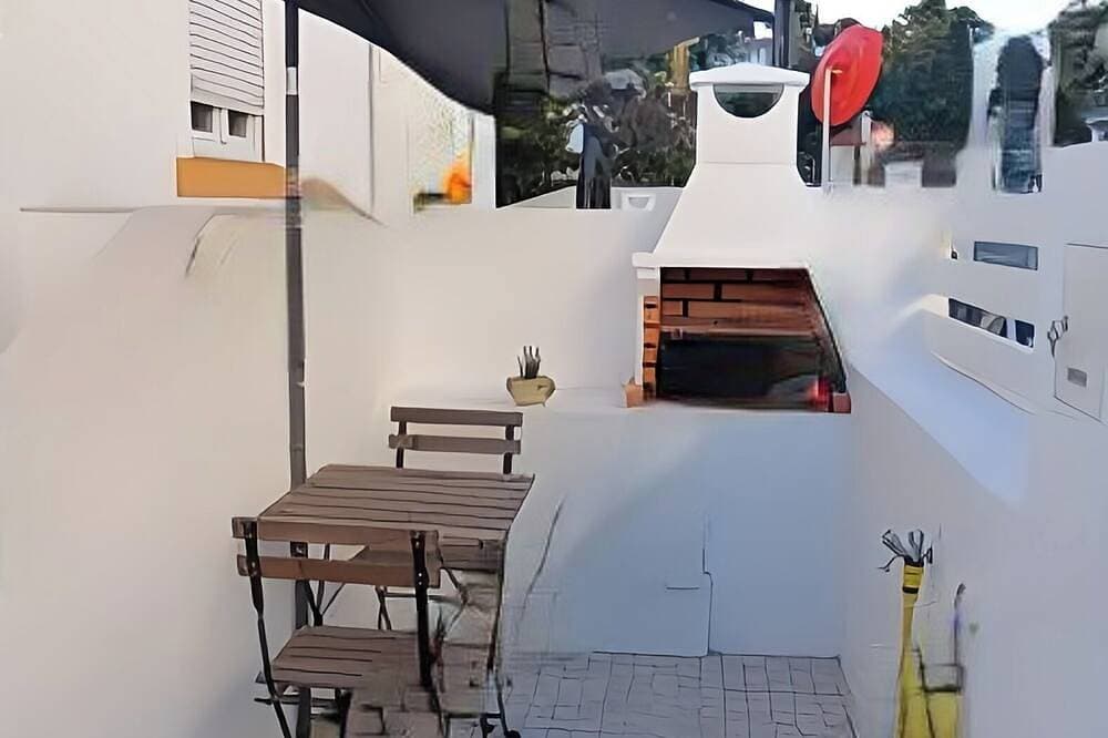 Foto 11 von 11: Casa Rustica Portuguesa, Completamente Renovada a 400 m da Praia-