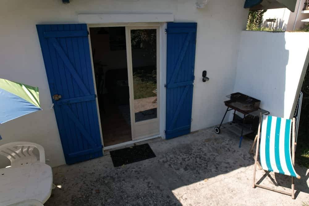 Bungalow with small garden, near beach and shops 1