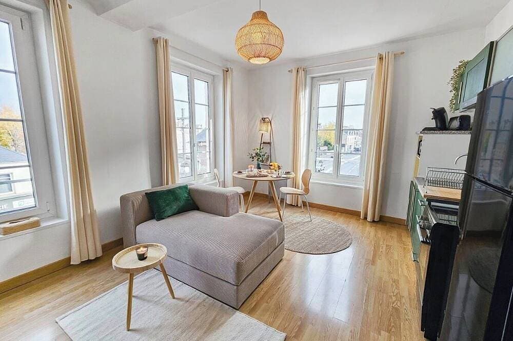 Foto 8 von 10: A Cozy, Bright Space, Between the Train Station and Downtown, with a Separate Entrance