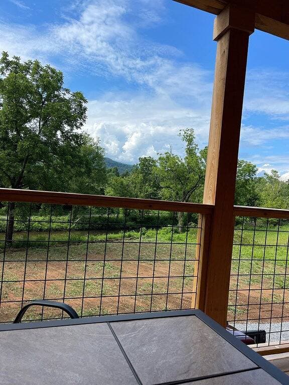 1-Br cabin just 5 minutes to Great Smoky Mountains National Park on Cosby Creek 1