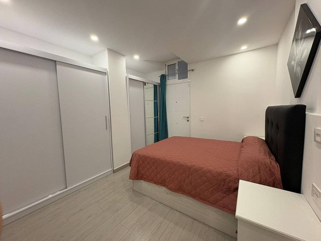 Foto 11 von 17: Ferienwohnung 'Torviscas Blue' mit privatem Pool, WLAN und Klimaanlage