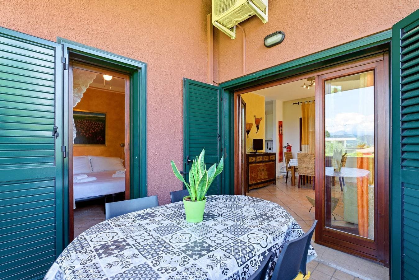 Foto 5 von 37: Regarda -Blue View 3  Wohnung  mit Pool und Seeblick