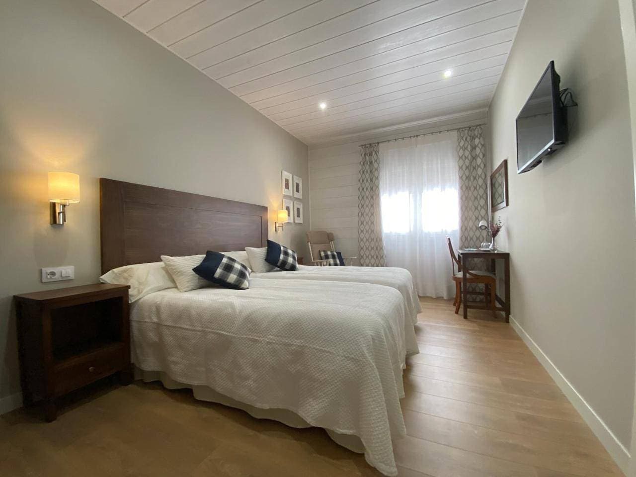 Foto 9 von 13: Twin Room with Bathroom