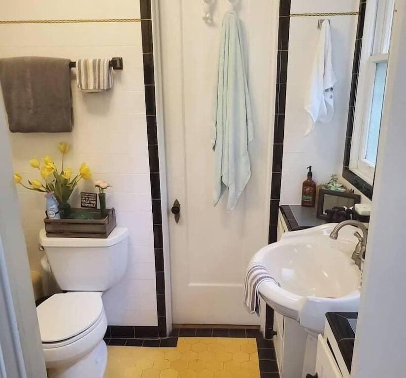 Private entrance with pool Mother-in-law Suite 1