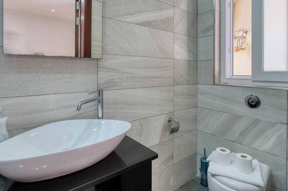 Foto 13 von 30: Central Sliema | 3Br home w/Terrace, Walk to Beach
