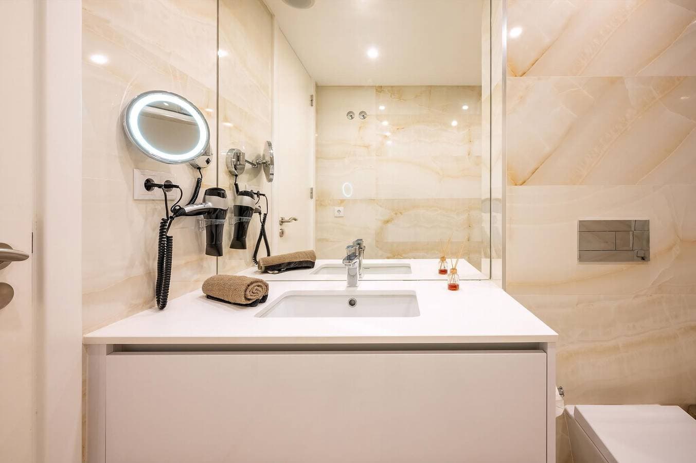 Foto 6 von 34: Ferienwohnung für 4 Personen mit Pool