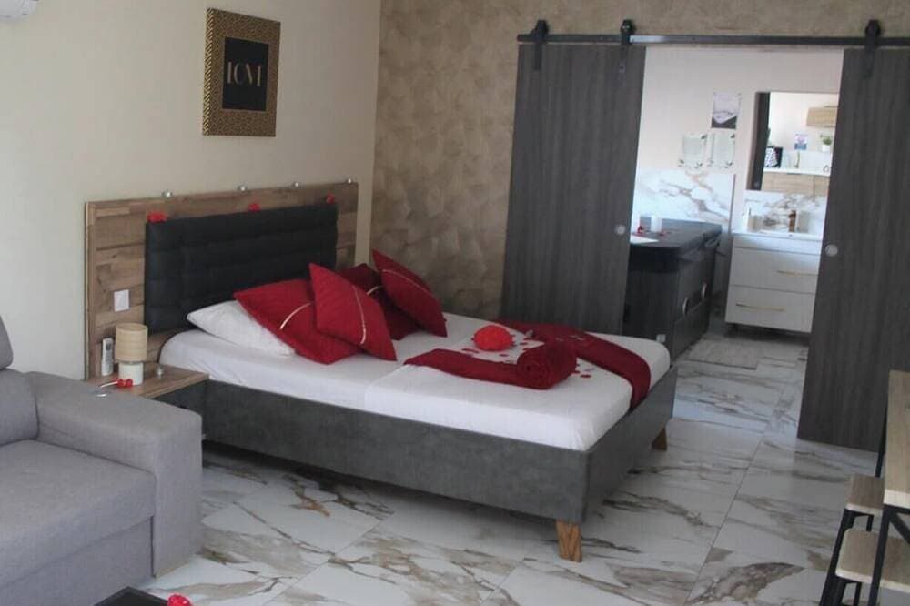 Foto 7 von 20: Romantic Escape & Jacuzzi! Near Zoo Beauval