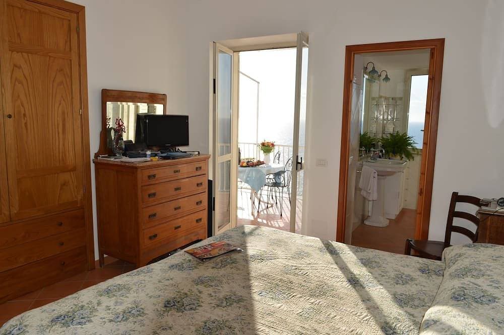 Foto 2 von 8: Bright and spacious apartment where you can enjoy peace and beautiful sea views