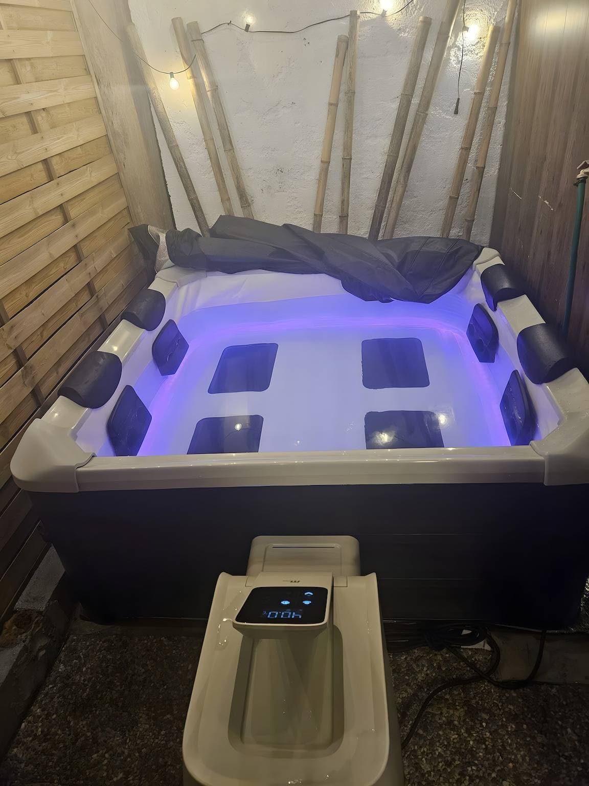 Foto 2 von 39: Romantischer Rückzugsort mit privatem Pool, Whirlpool und Sonnenuntergang