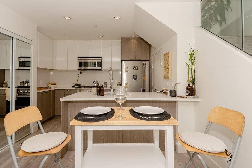 Foto 5 von 32: Atemberaubendes modernes Stadthaus, 4 Schlafzimmer, 2 Bäder & Terrasse in bester Lage der Stadt