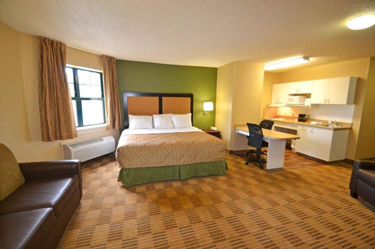 Foto 5 von 5: Efficiency Room with Two Double Beds - Non Smoking