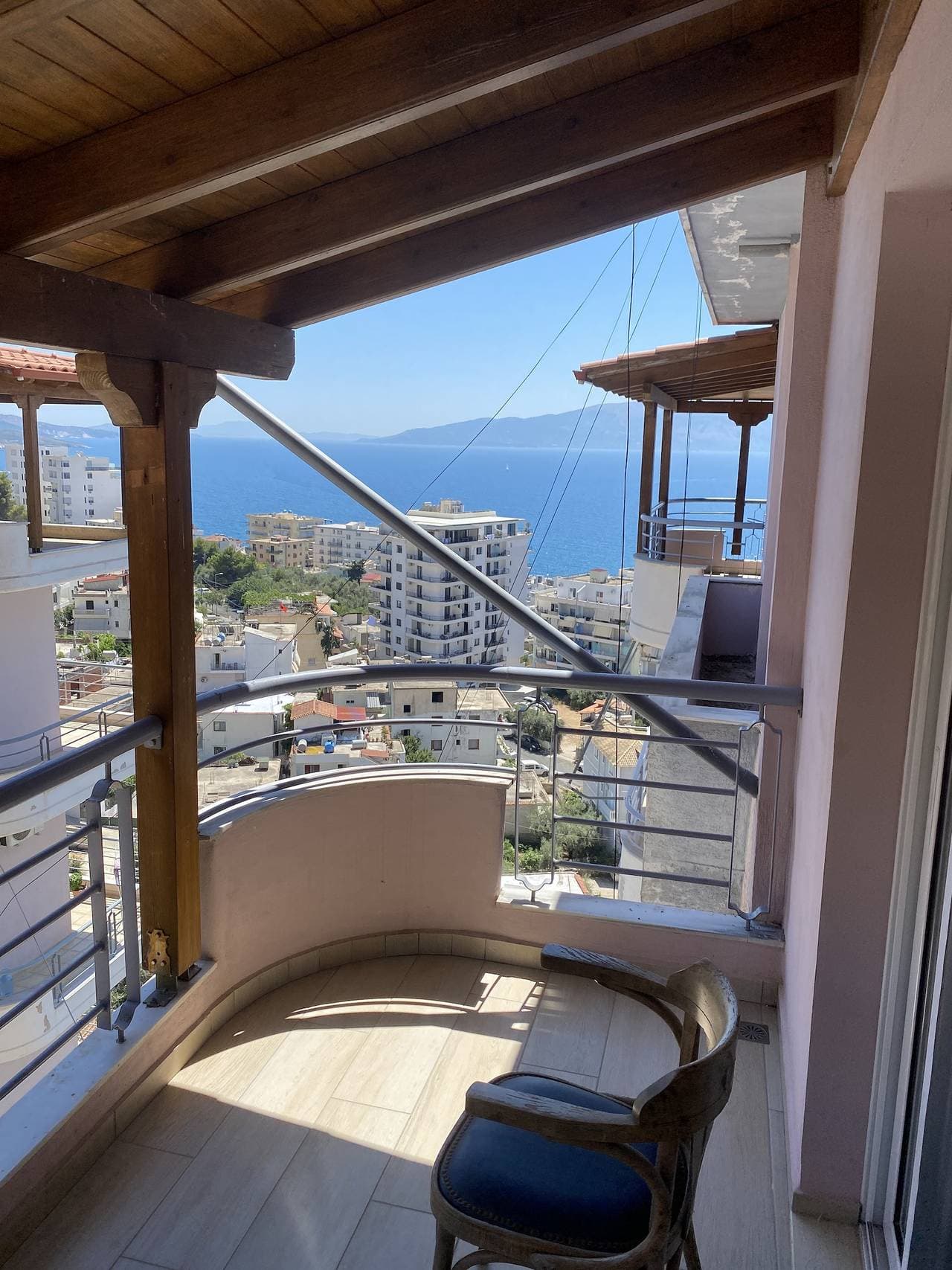 Blue Breeze-Apartment mit seitlichem Blick 1