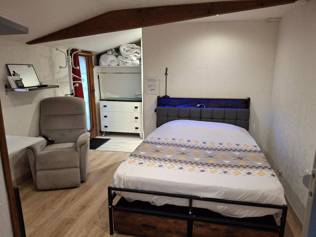 Foto 7 von 11: One-Bedroom Apartment