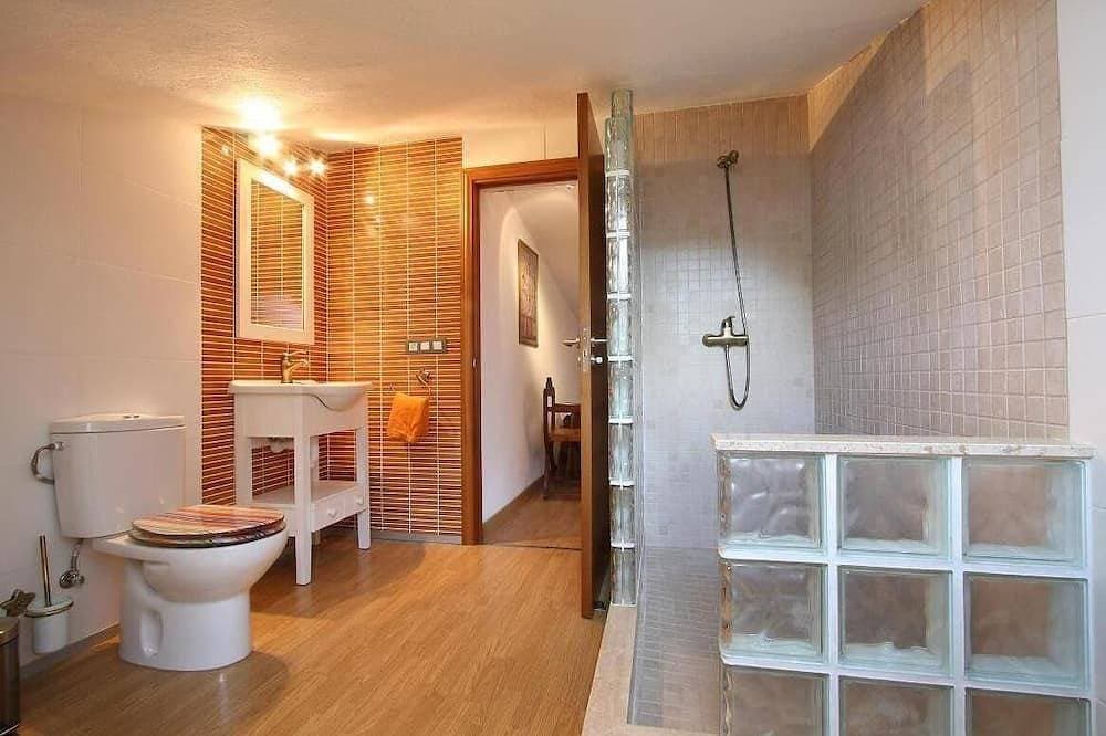 Foto 8 von 30: Familienvilla mit privatem Pool, Jacuzzi, großem Garten und Freizeitbereich