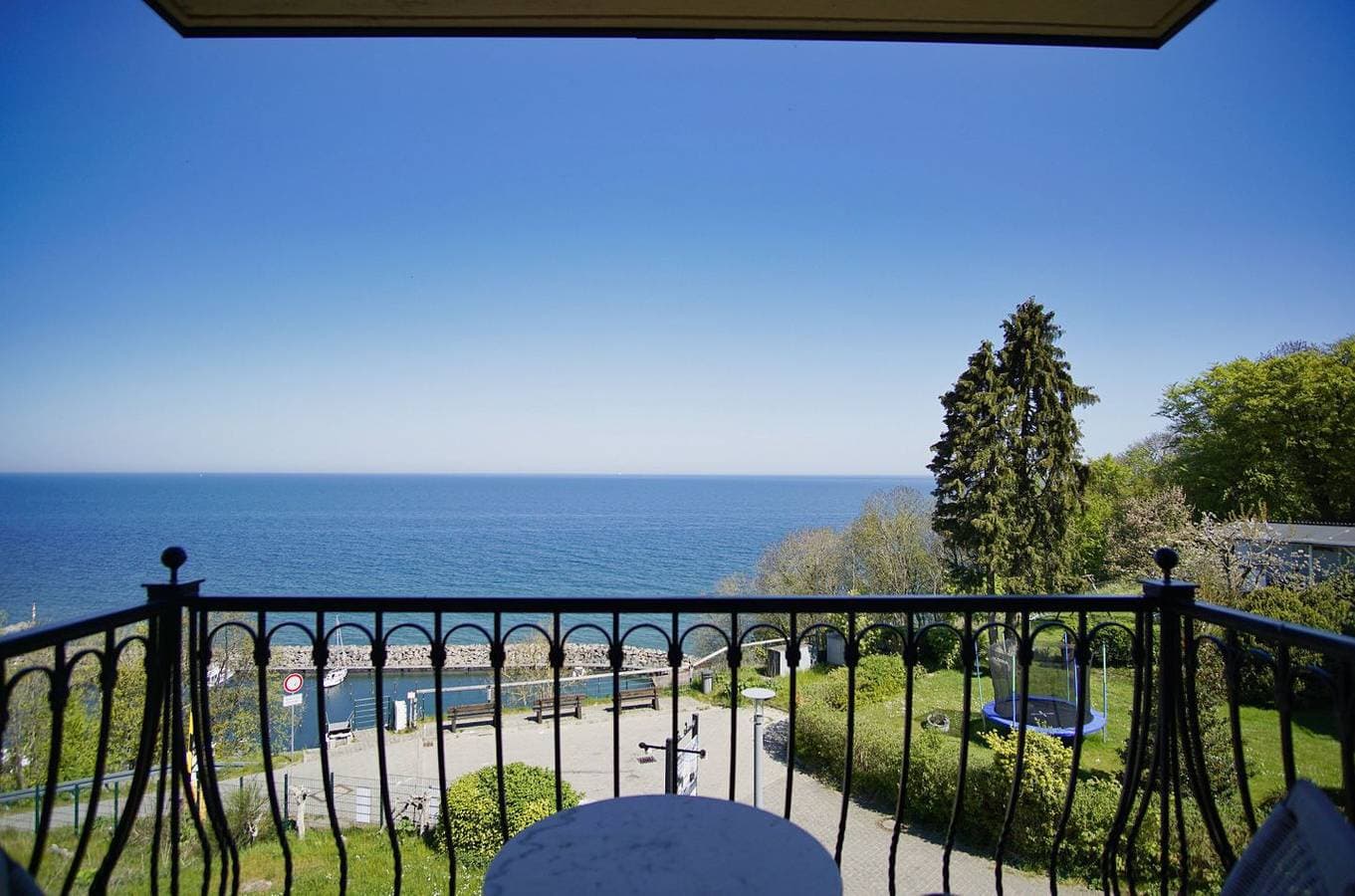 Foto 4 von 27: Ferienwohnung mit traumhaftem Meerblick - Haus am Meer FeWo 06
