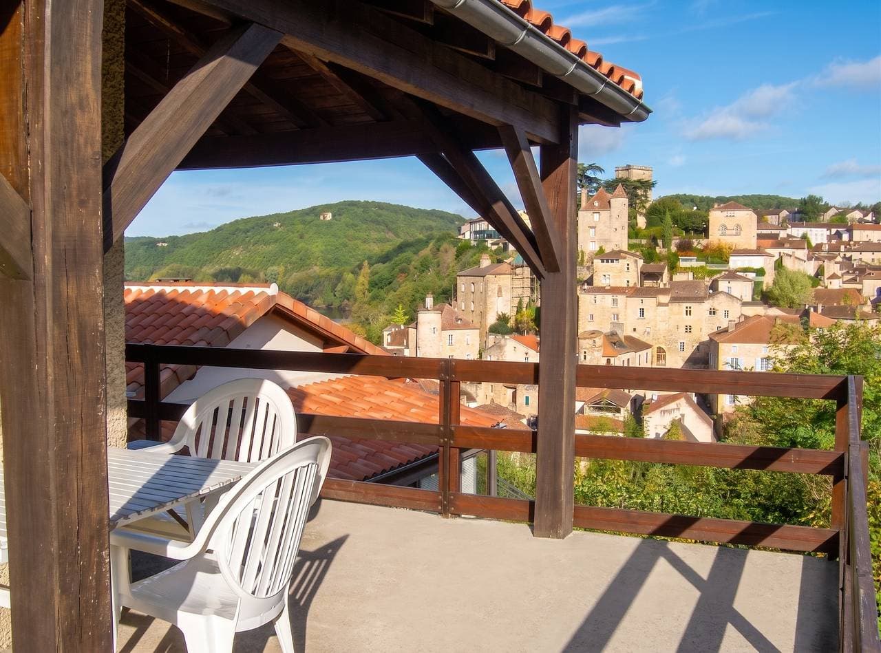 Foto 2 von 22: Charmantes Haus in Puy-l'Évêque mit Garten und Balkon