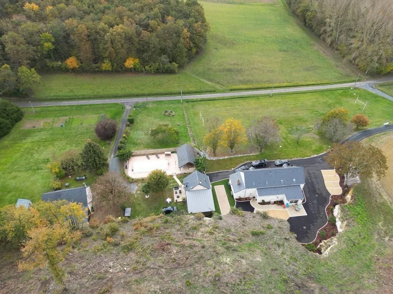 Charmantes Ferienhaus mit Pool, Sportplatz und Terrasse nahe Valençay und ZooParc de Beauval 1