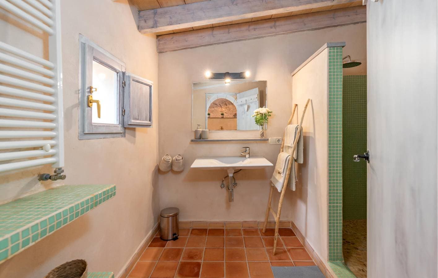 Foto 7 von 26: Jornets Terrassenwohnung mit Pool und Grill
