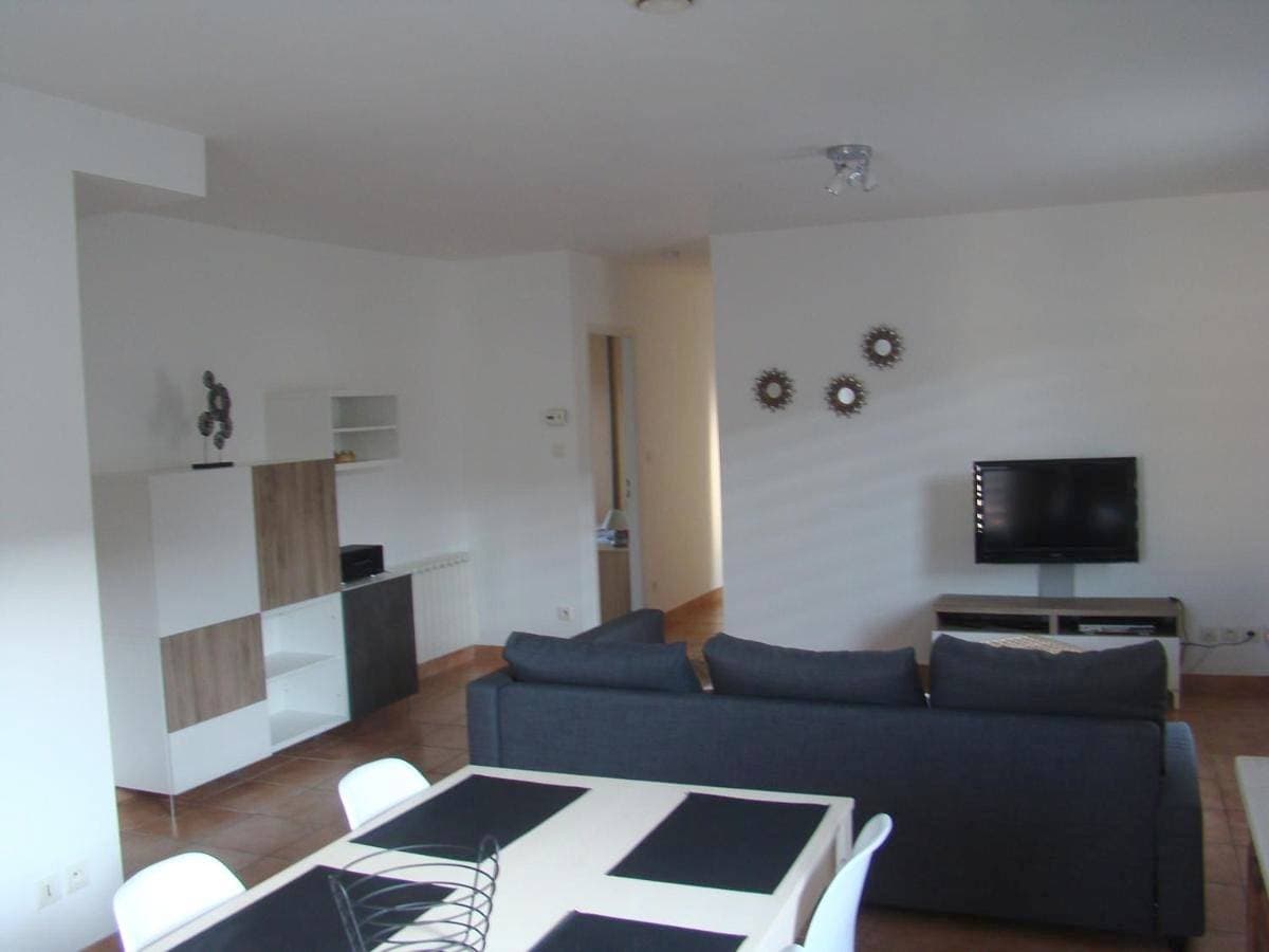 Foto 4 von 17: Two-Bedroom Apartment