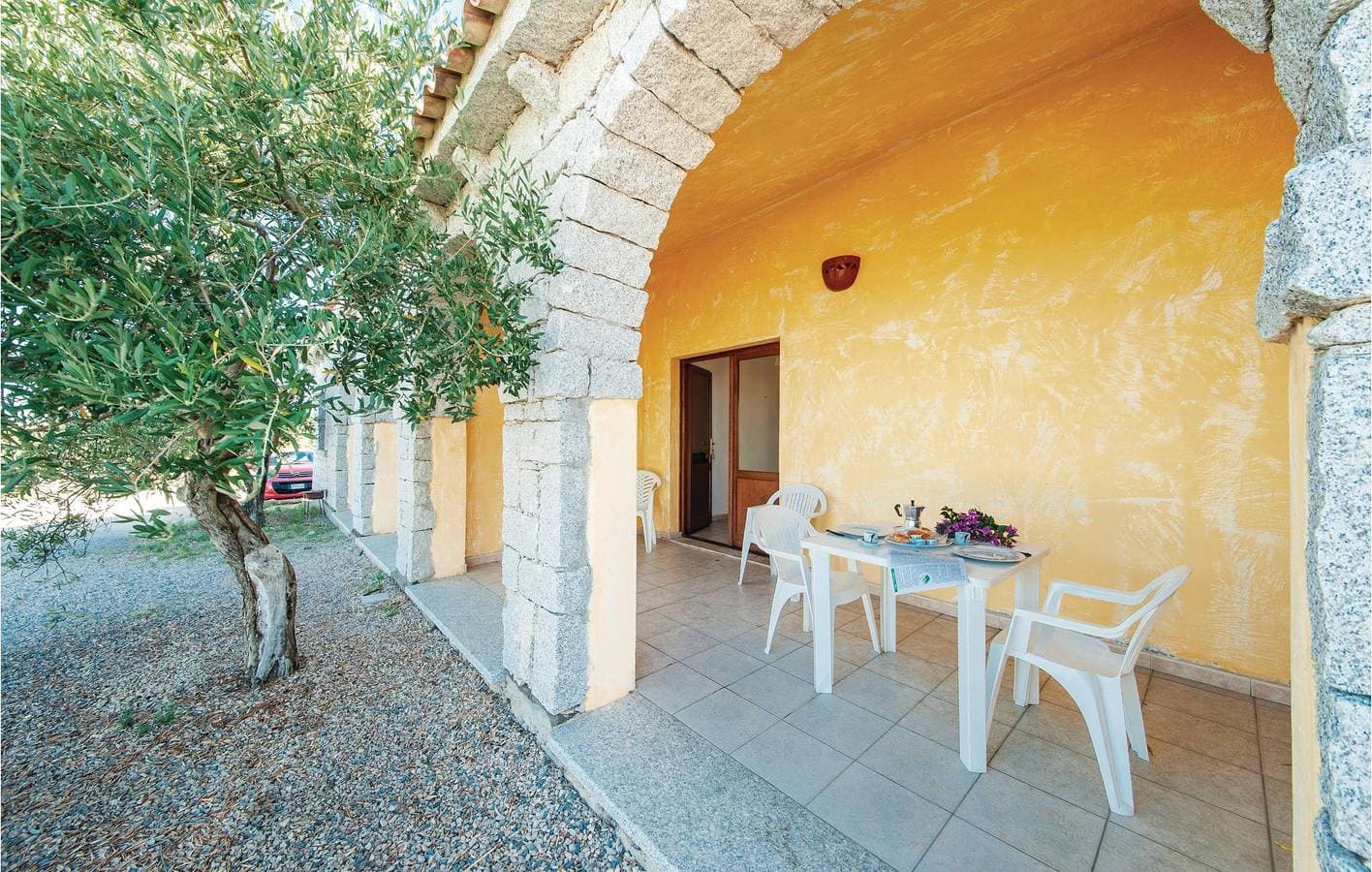 Foto 4 von 23: Appartement am Strand mit Pool und Parkplatz