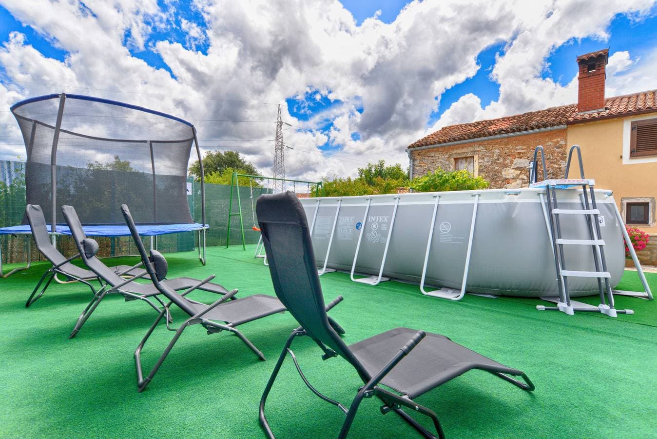 Foto 9 von 47: Ferienhaus für 6 Personen mit Terrasse