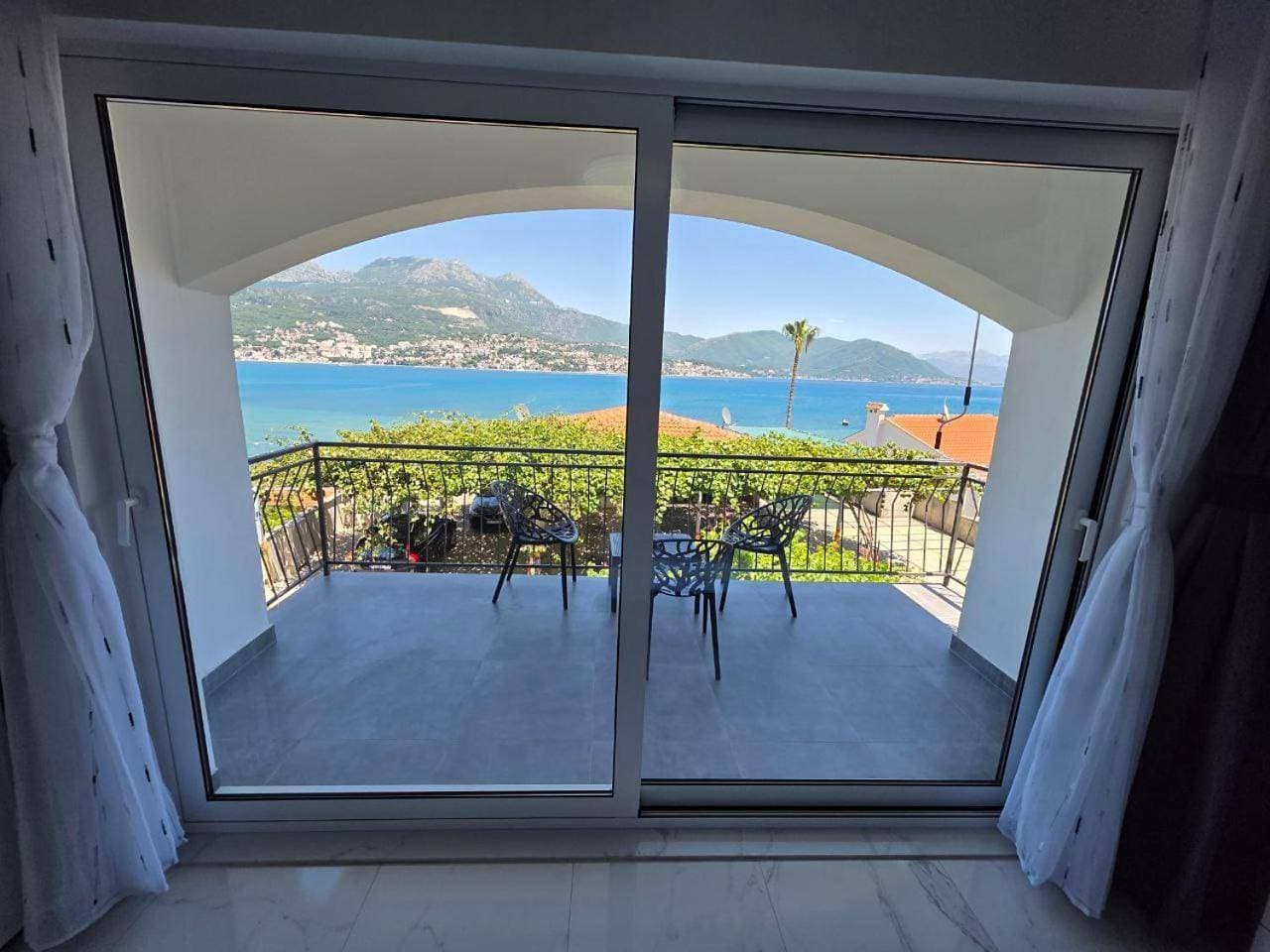 Foto 9 von 32: One-Bedroom Apartment with Balcony and Sea View