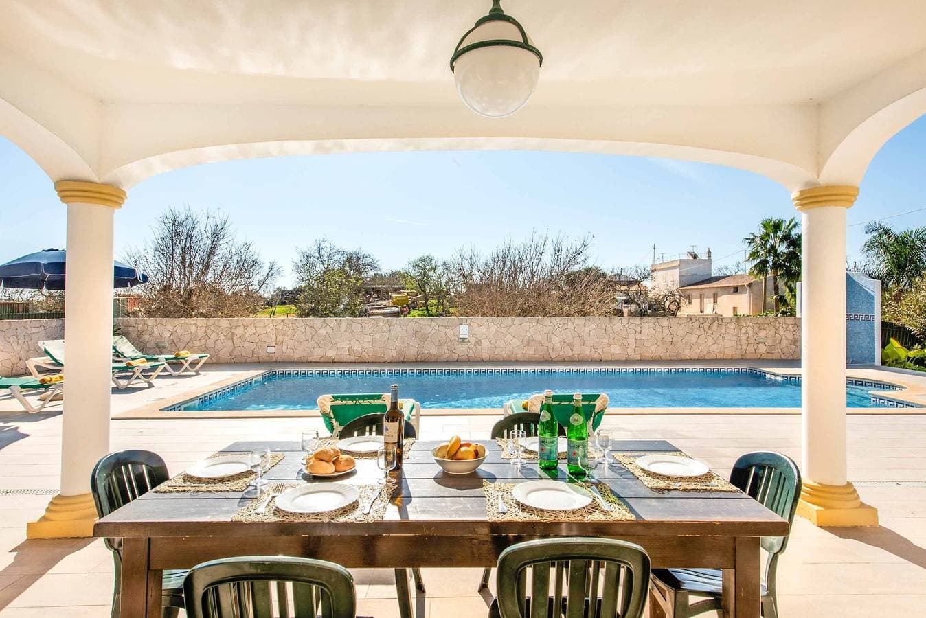Foto 6 von 37: Villa für 8 Personen mit Terrasse